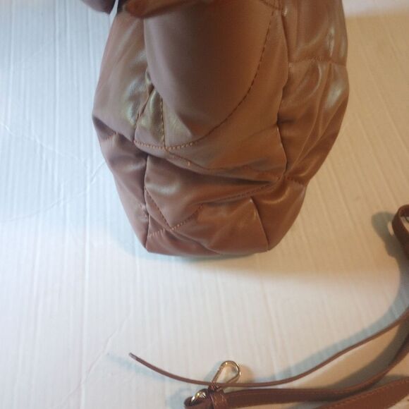 Puffy Quilted Medium Size Handbag With Detachable Shoulder Strap - Picture 9 of 9